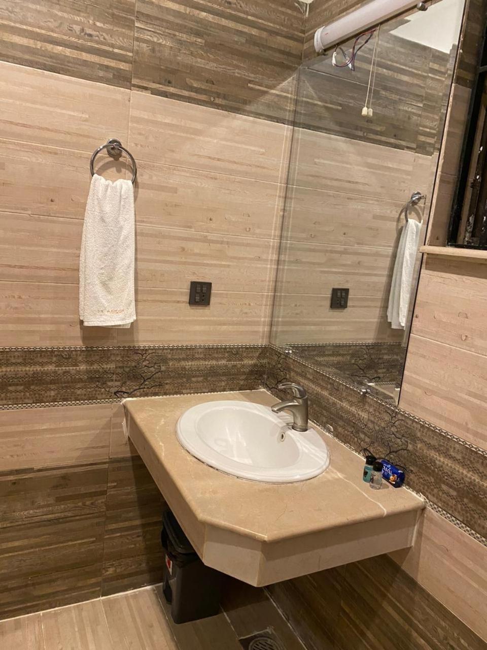 La Maison Islamabad Hotel Екстериор снимка