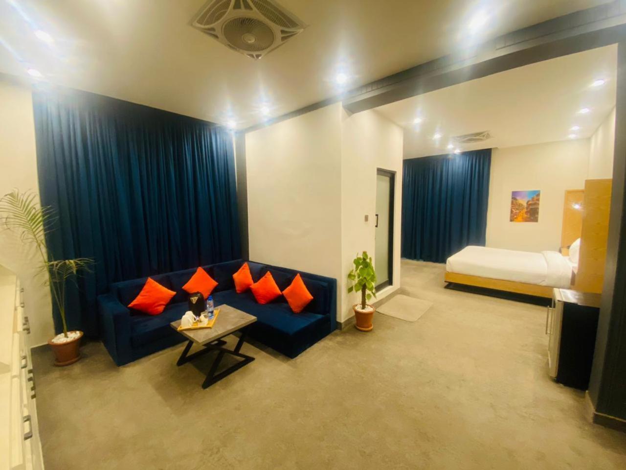 La Maison Islamabad Hotel Екстериор снимка