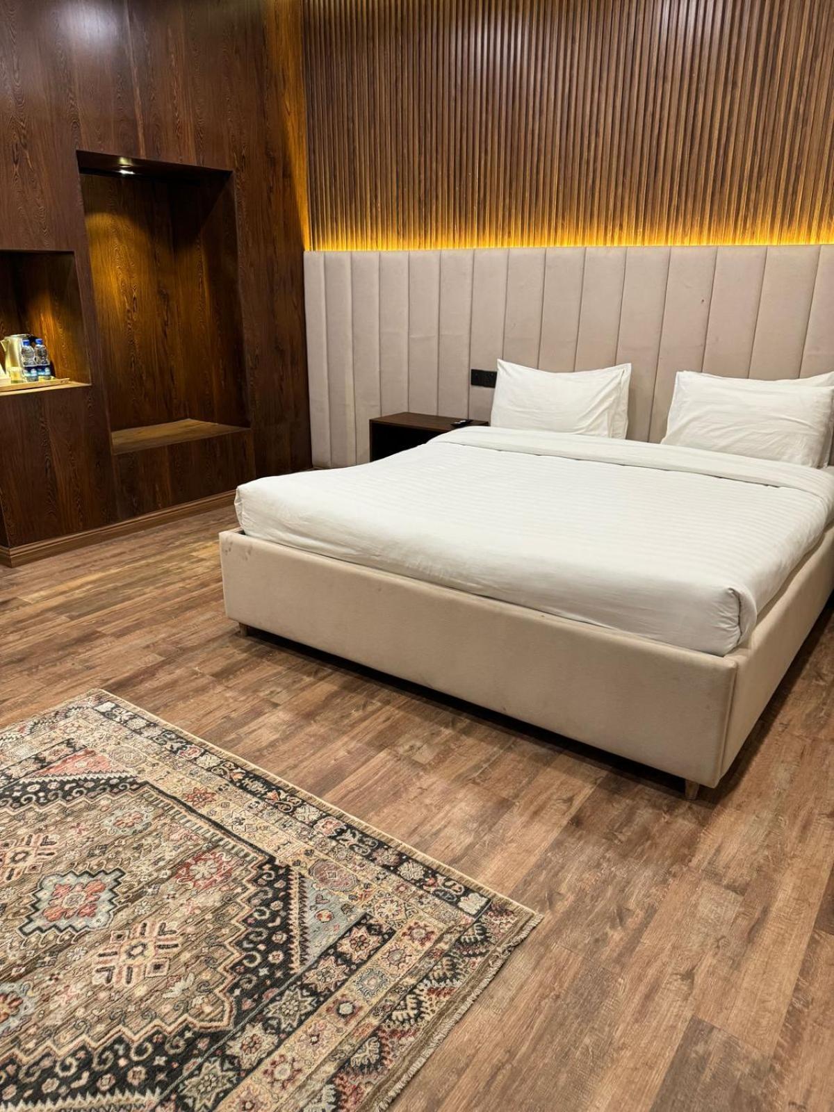 La Maison Islamabad Hotel Екстериор снимка